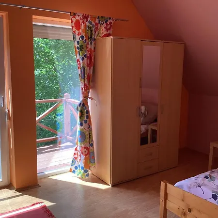 Mellet Levo, Csendes, Kenyelmes Haz 別荘