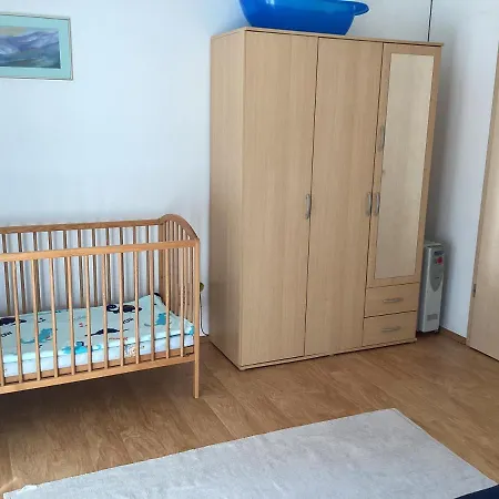 Mellet Levo, Csendes, Kenyelmes Haz