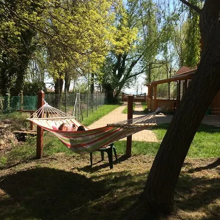 Mellet Levo, Csendes, Kenyelmes Haz 別荘 シグリゲット