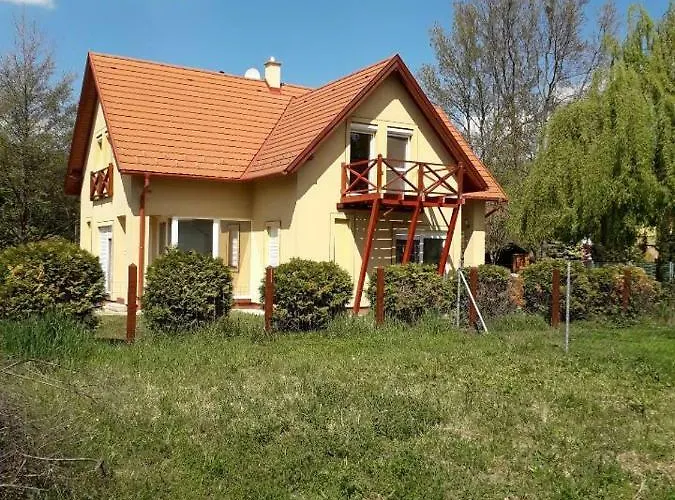 Mellet Levo, Csendes, Kenyelmes Haz 펜션