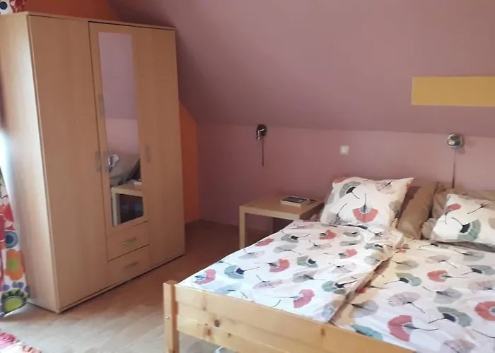 Mellet Levo, Csendes, Kenyelmes Haz Сиглигет